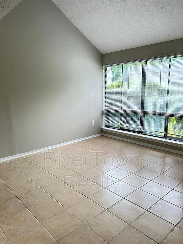 Building Photo - 3366 Fairbanks St