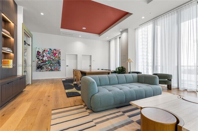 Building Photo - 11 NE 6th St