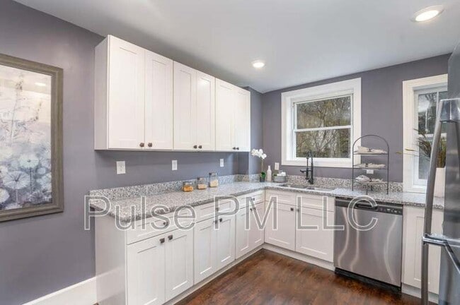 Building Photo - 39 18th St
