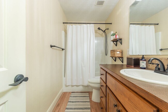 Building Photo - Beautiful Home in the Heart of Eagle