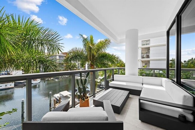 Building Photo - 60 Hendricks Isle