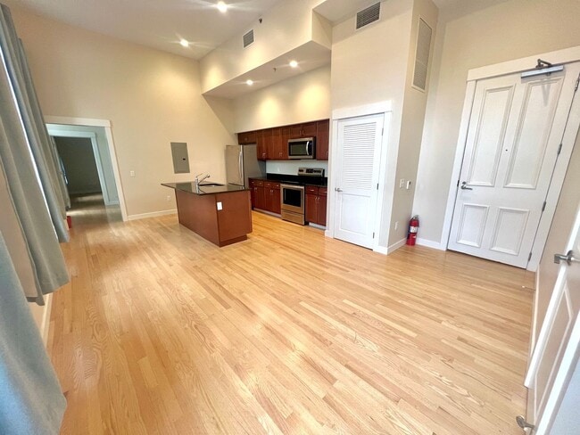 Building Photo - Putnam Block Hotel - One Bedroom Apartment...