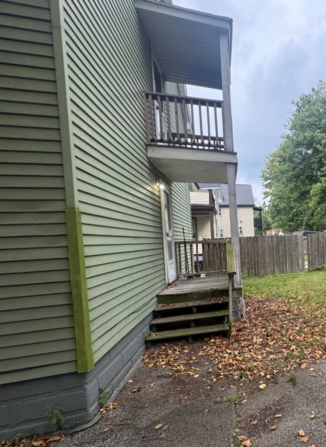 Building Photo - 15815 Parkgrove Ave