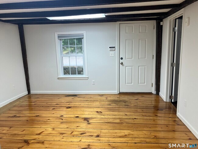Building Photo - 490 Danbury Rd