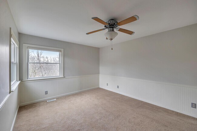 Building Photo - 1658 Grandview Dr