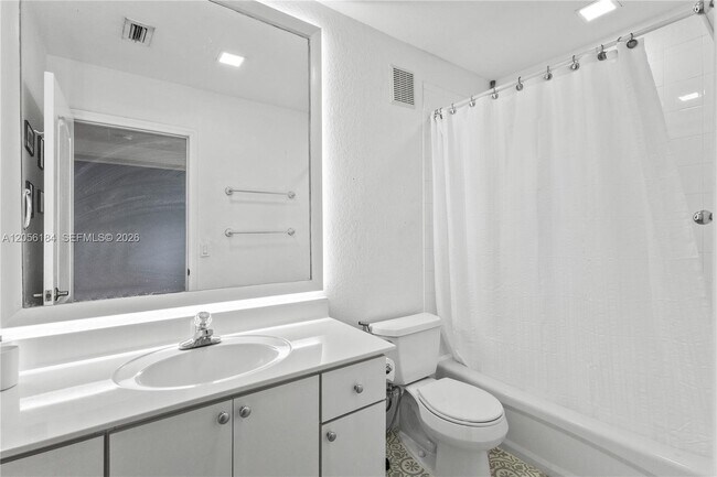 Building Photo - 8862 W Flagler St