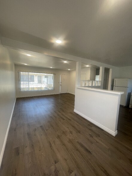 Building Photo - 525 N Marguerita Ave