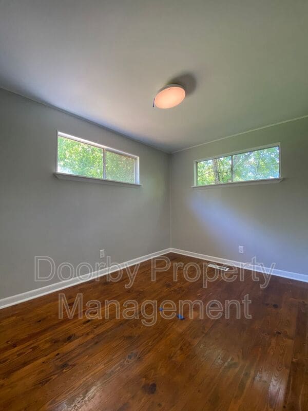 Building Photo - 304 McDonald Dr