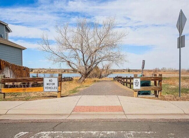 Building Photo - OMG this is a Stunning Large 5 BR House