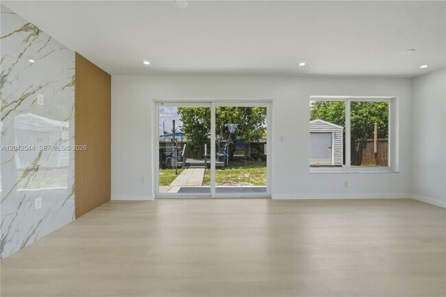Building Photo - 20440 NW 20th Ct
