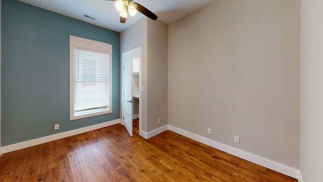 Building Photo - 1614 Forest Ave