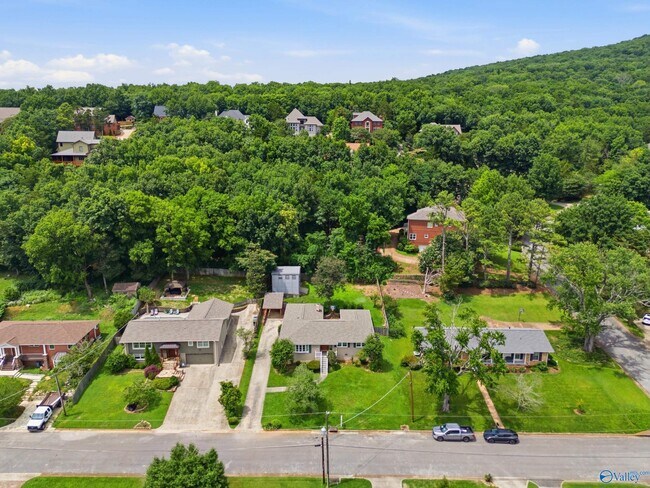 Building Photo - 2117 Shades Crest Rd SE