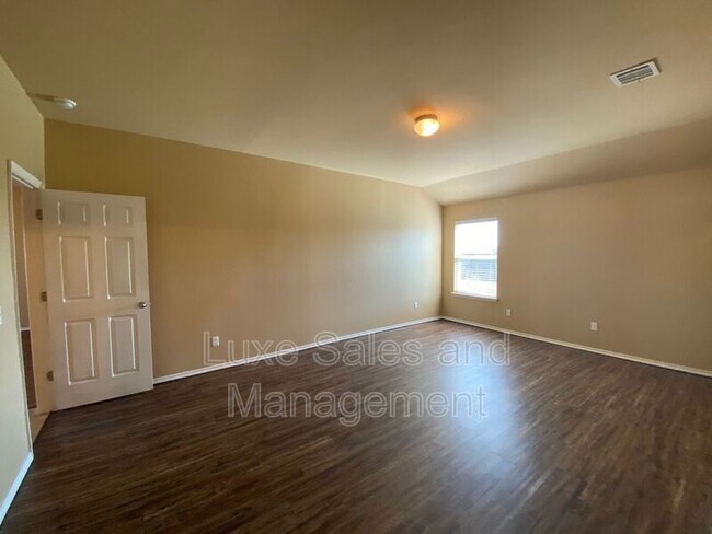 Building Photo - 2912 Thompson Farm Ln
