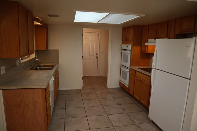 Building Photo - NEW A/C, Freshly Painted Inside and Outsid...