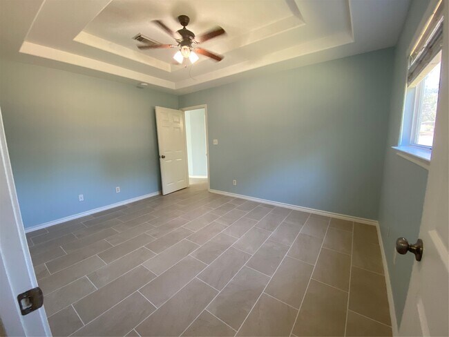 Building Photo - 10662 Royal York Dr