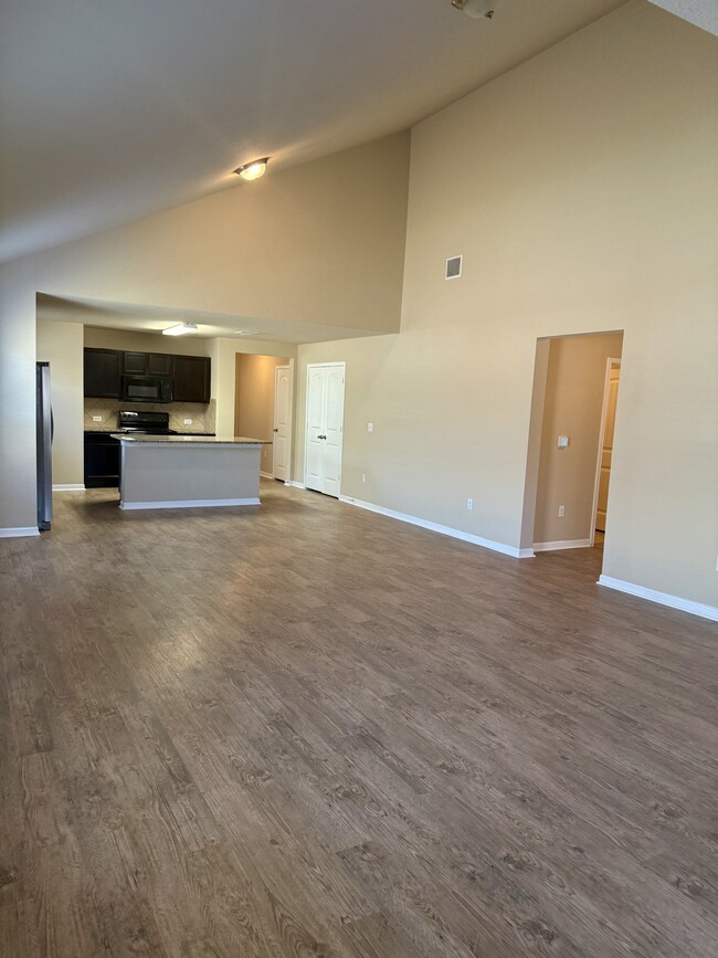 Building Photo - 5704 Montrelia Dr