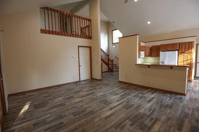 Building Photo - 2012 Quail Ct