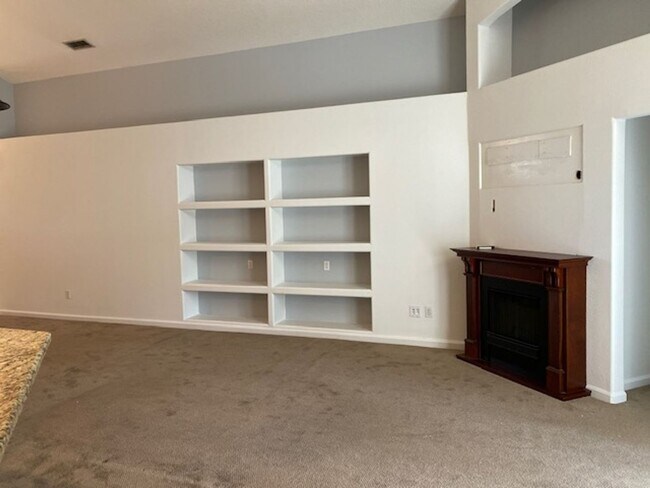 Building Photo - Lakefront 3-Bedroom Pool Home in Gated Com...