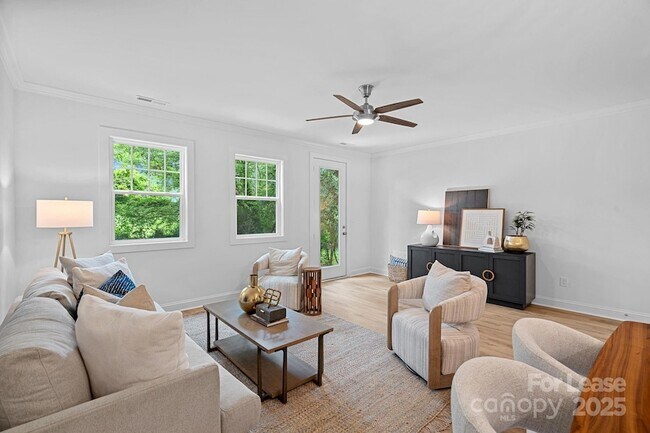 Building Photo - 1306 Moretz Ave