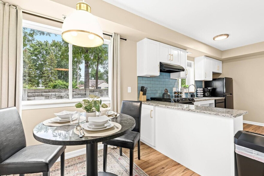 Building Photo - 18415 Sharon Ln