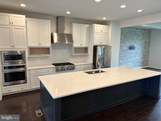 Building Photo - 20265 Oak Bluff Dr