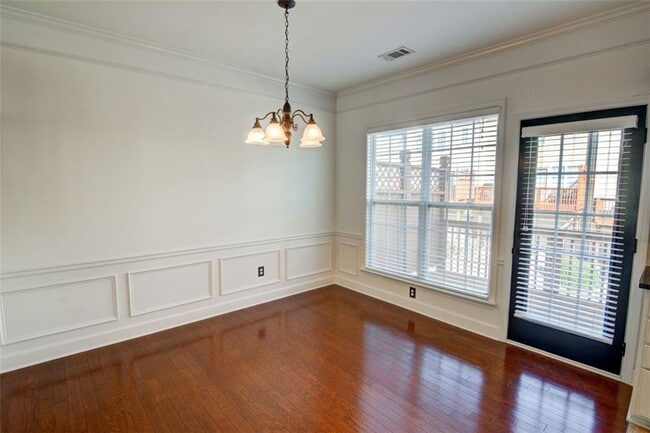 Building Photo - 2430 Natoma Ct SE