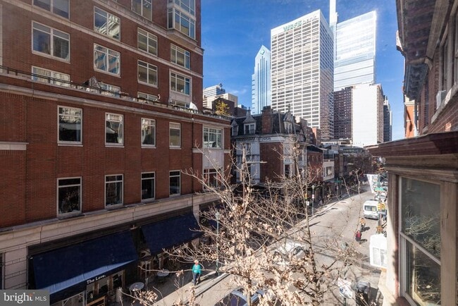 Building Photo - 131 S 18th St