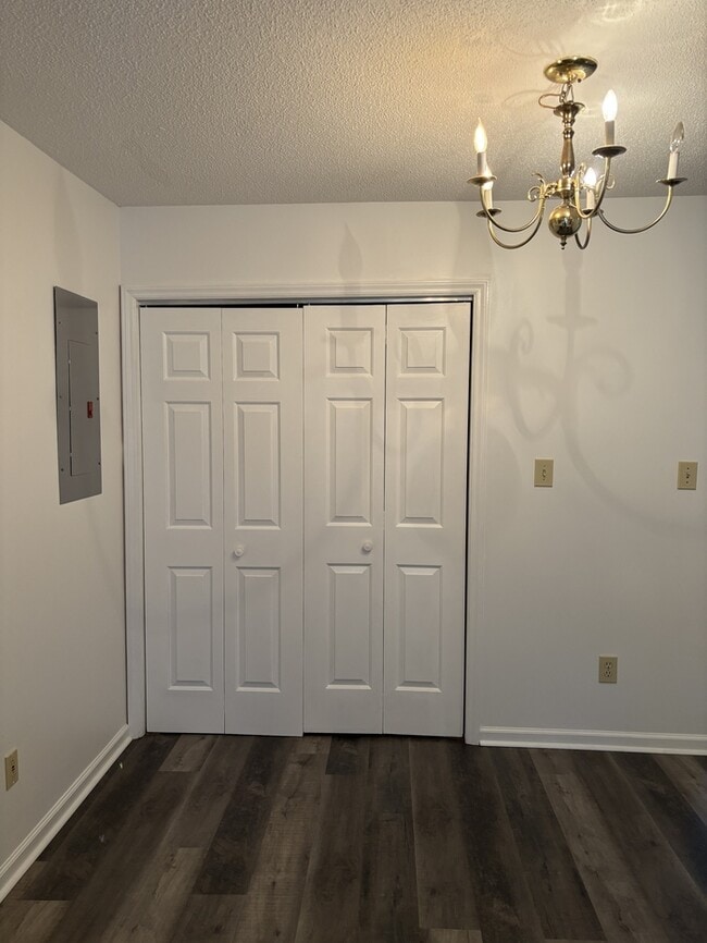 Building Photo - 207 S Lincoln St