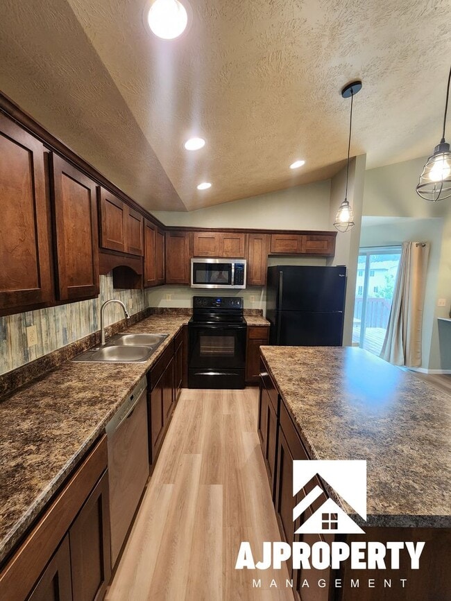 Building Photo - 6521 W Amber St