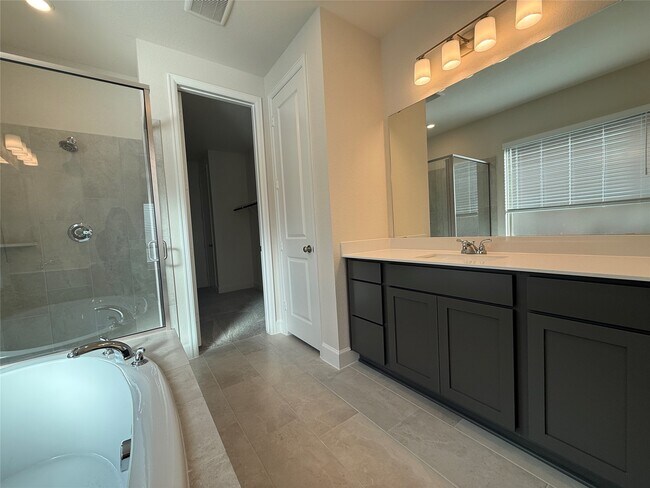 Building Photo - 42615 Mystery Ln