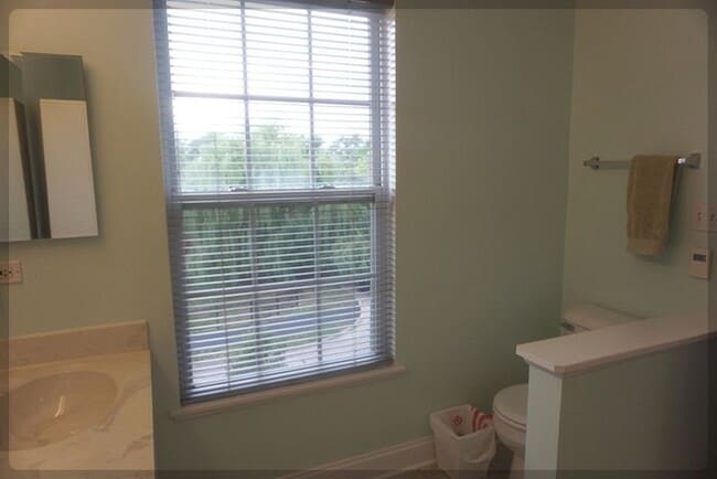 Building Photo - 125 Rachel Rd