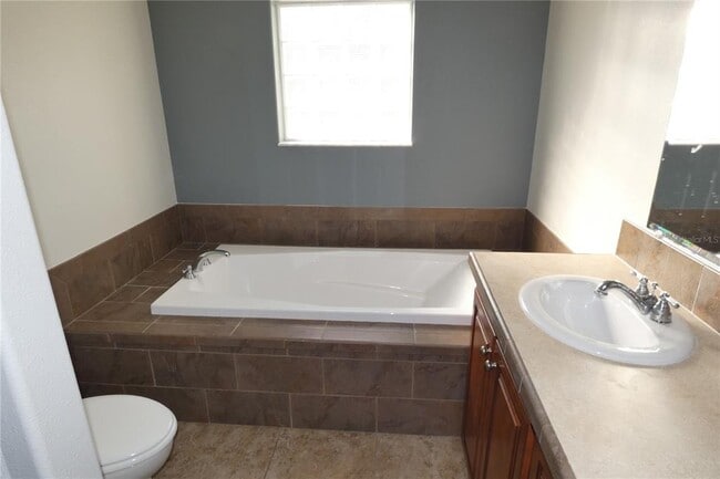 Building Photo - 30240 Lynne Dr