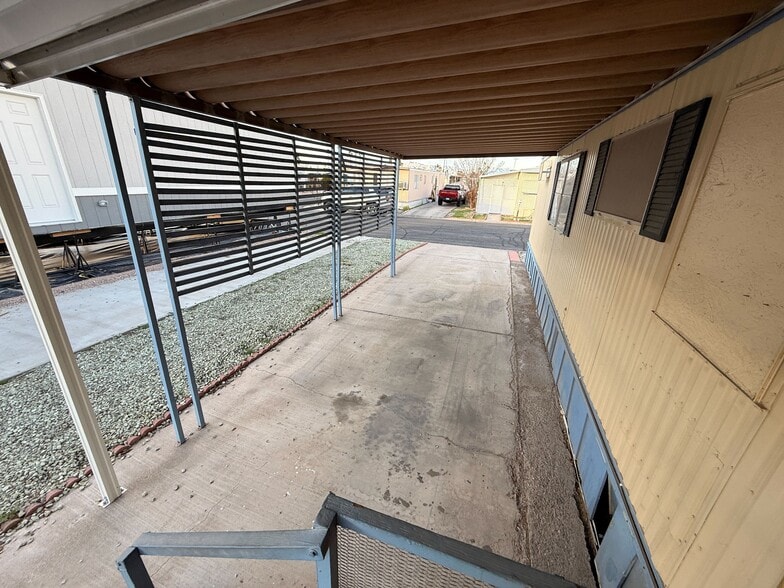 Building Photo - 3601 E Wyoming Ave