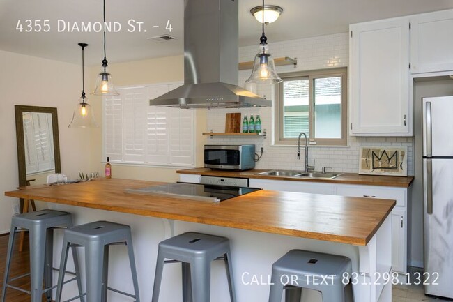 Building Photo - 4355 Diamond St