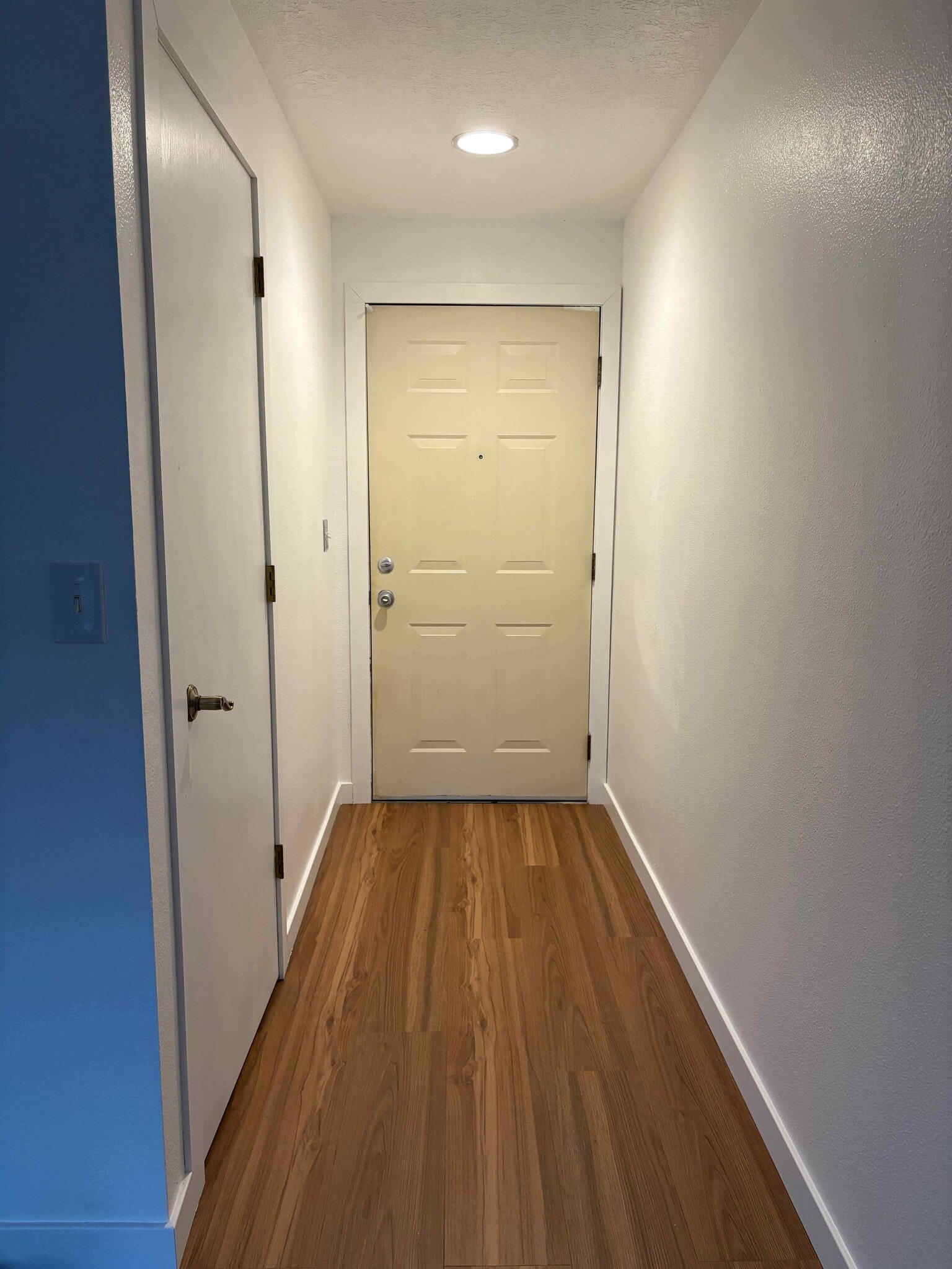 Building Photo - 5092 Skyline Village Loop S