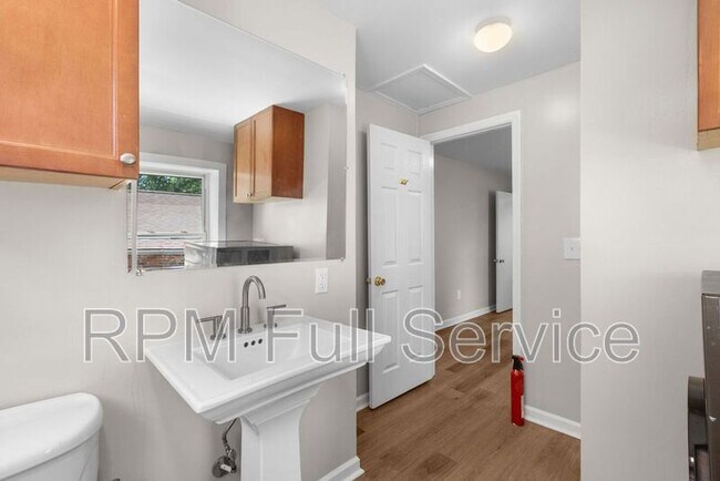 Building Photo - 325 54th Ave N