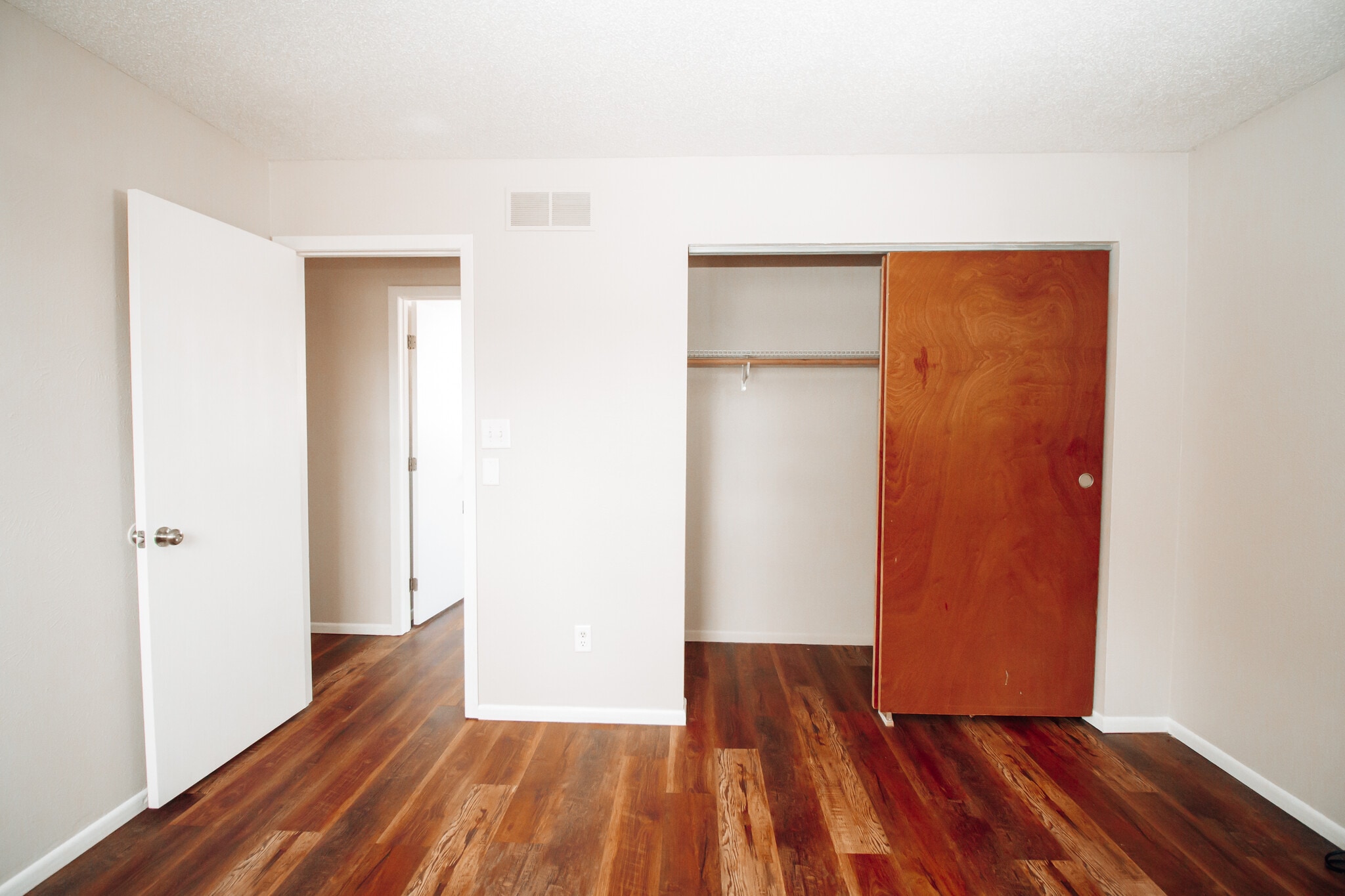 Building Photo - 653 Williamsville Ave