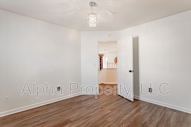 Building Photo - 317 Edenberry Way