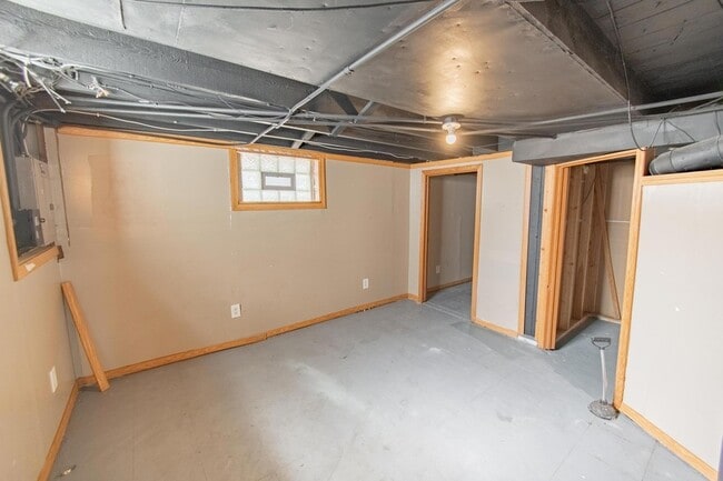 Building Photo - 7305 32nd Ave