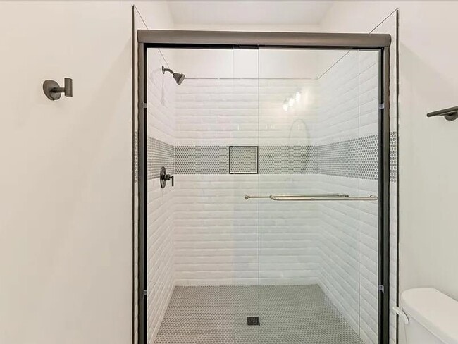 Building Photo - 4064 Biltmore Ave