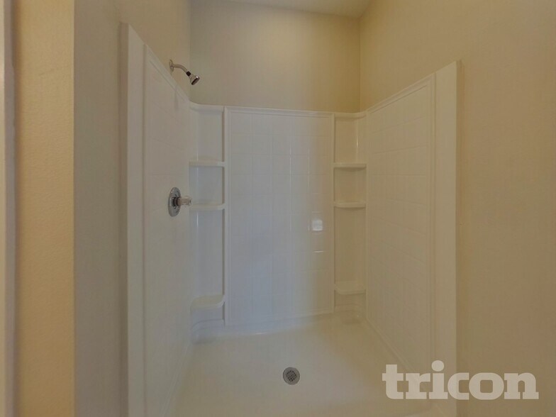 Building Photo - 371 Buchannan Dr