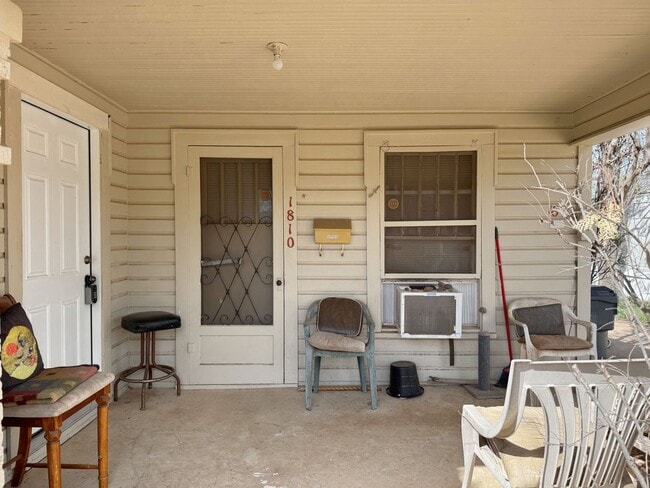 Building Photo - 1810 7th St