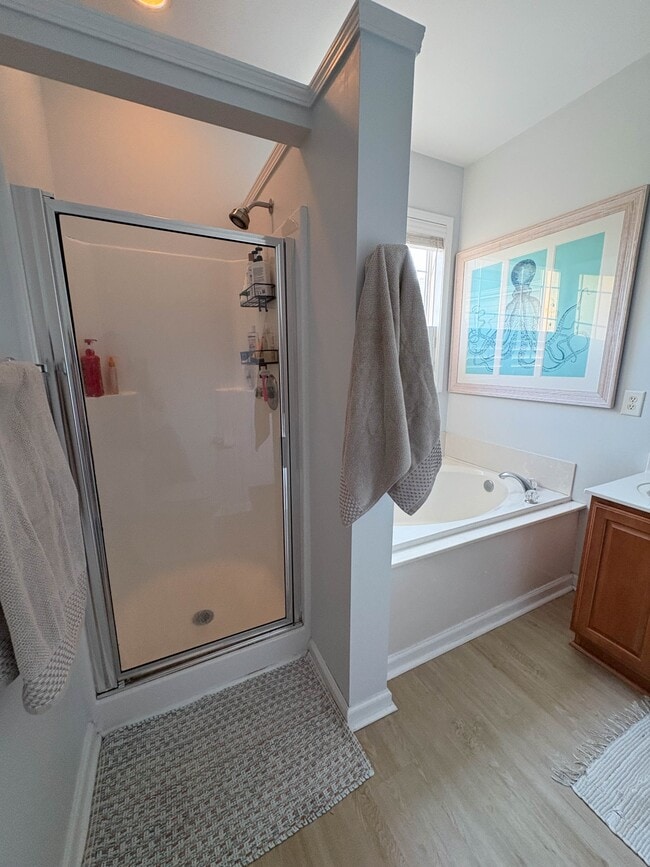 Building Photo - 4717 Farm Lake Dr