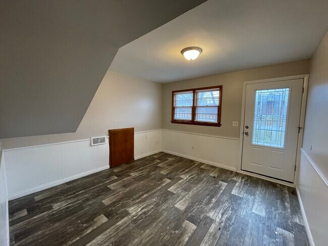 Building Photo - 38 Kellwood Dr