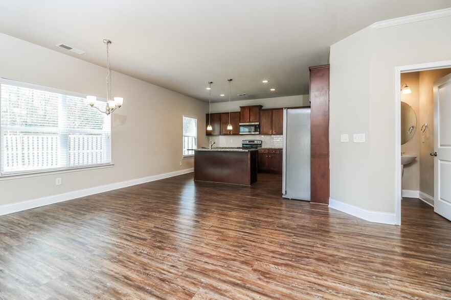 Building Photo - 267 Faron Dr