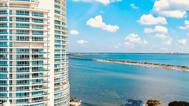 Building Photo - 2127 Brickell Ave