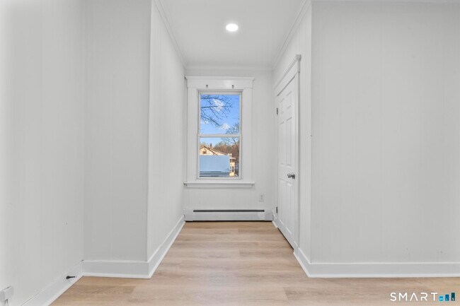 Building Photo - 141 Augur St