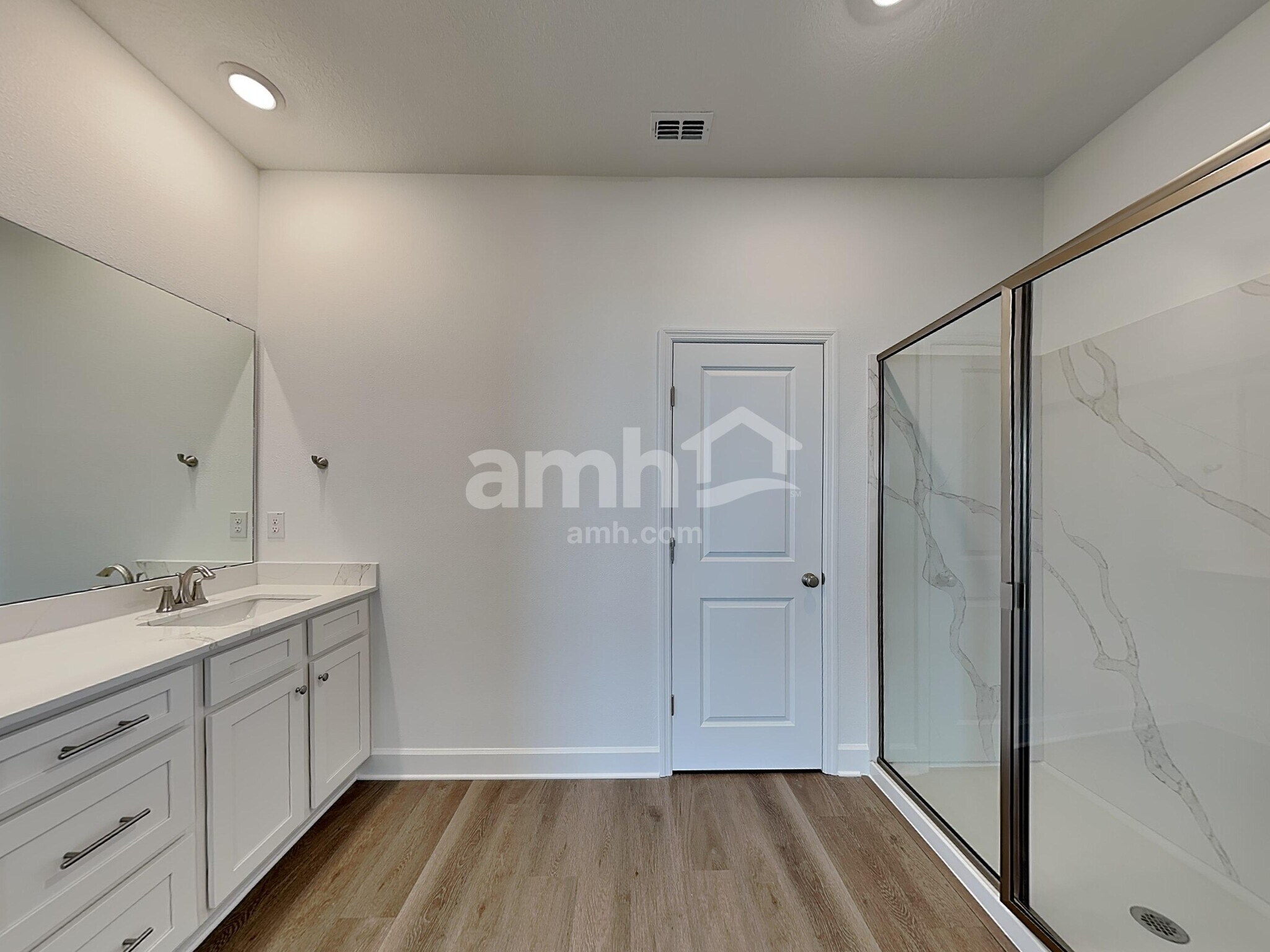 Building Photo - 3013 20th Ave W