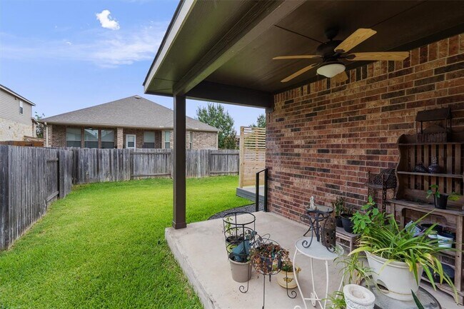 Building Photo - 417 Briar Park Dr
