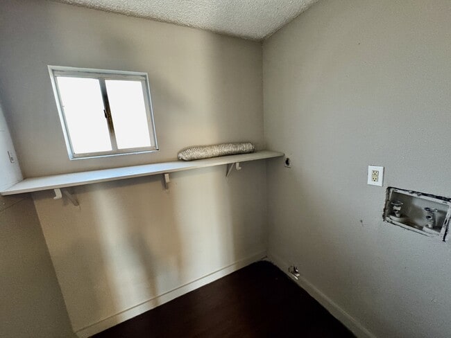 Building Photo - 5113 Sierra St